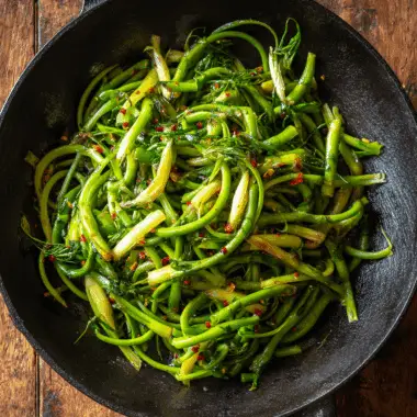 Sautéed Garlic Scapes – Easy 10-Minute Side Dish 3 Sautéed Garlic Scapes – Easy 10-Minute Side Dish