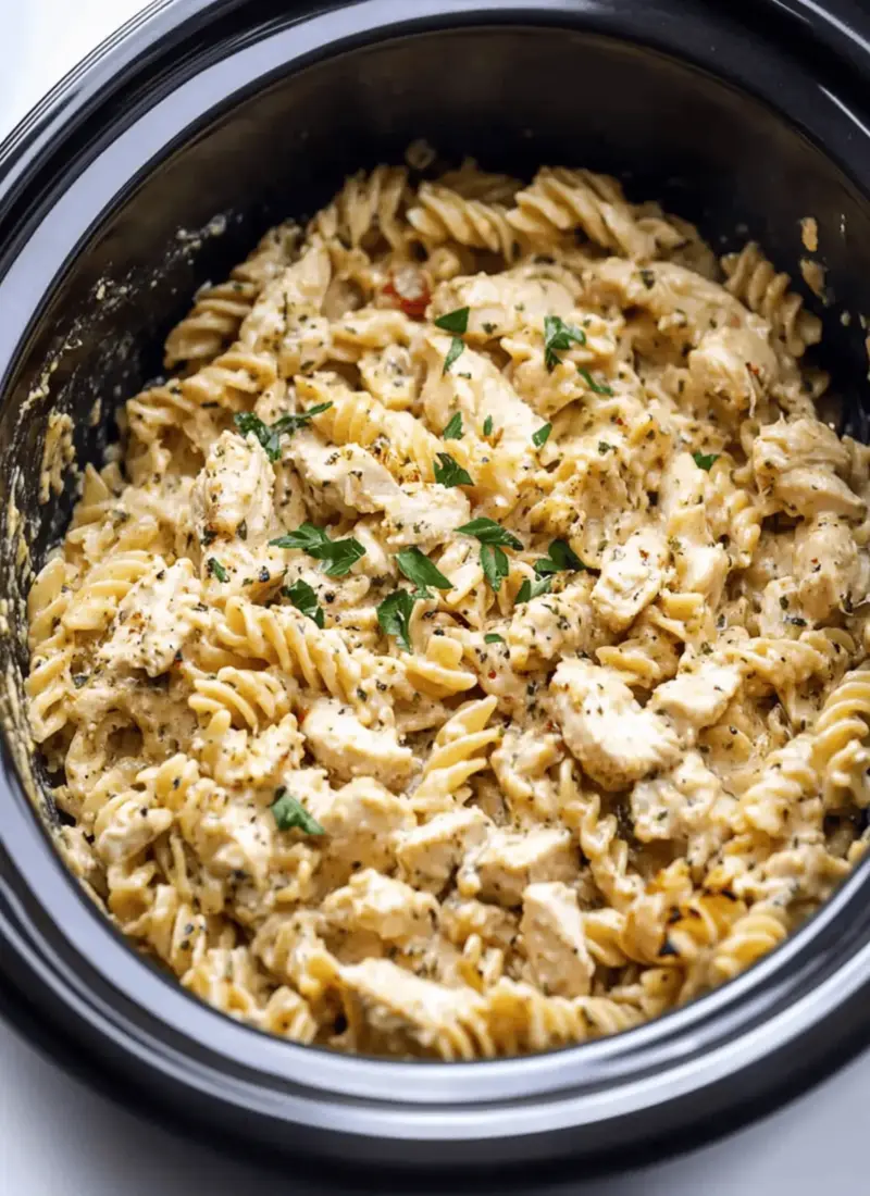 Crockpot Parmesan Garlic Chicken Pasta