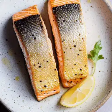 Crispy Skin Salmon in 10 Minutes: A Quick Dinner Delight 10 Crispy Skin Salmon