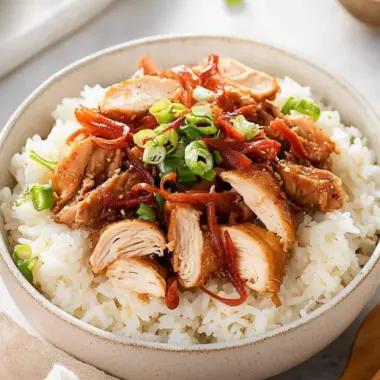 Vietnamese Sticky Rice with Chicken (Xôi gà)