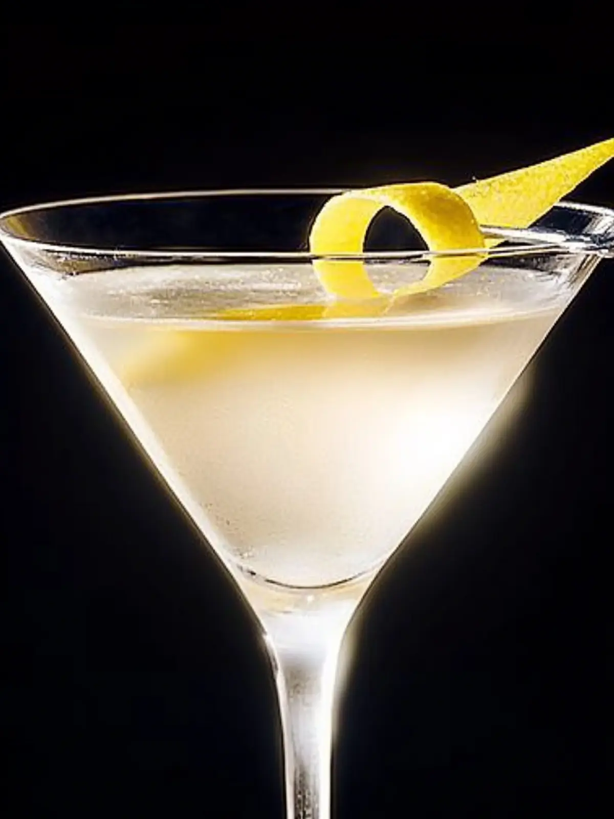 Craft the Perfect Vesper Martini for a Classy Night In 4 Vesper Martini