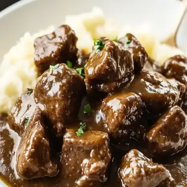 Savory Beef Tips and Gravy: Your New Comfort Food Favorite 5 Savory Beef Tips and Gravy: A Comforting Delight