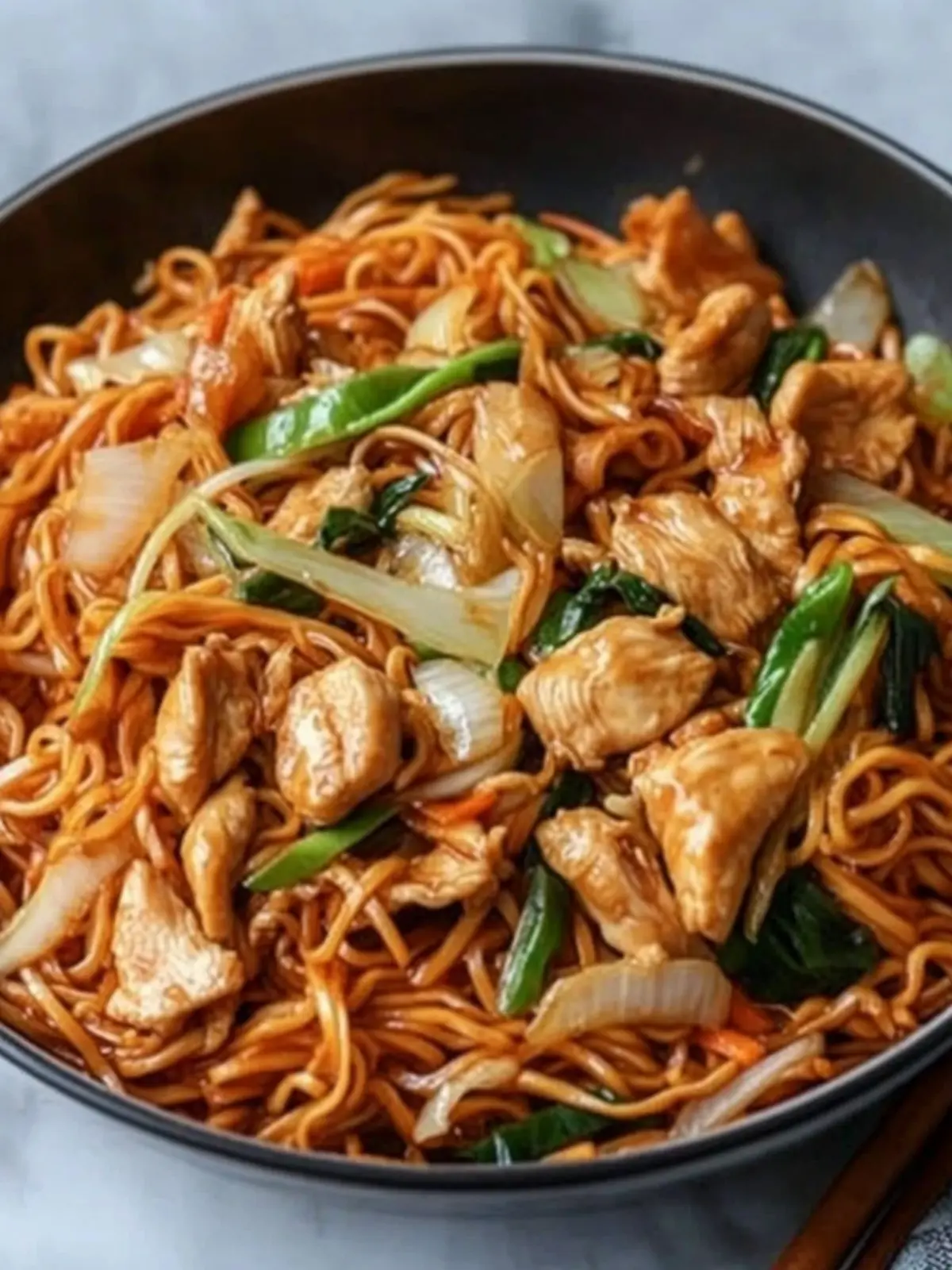 Savory Chicken Chow Mein: Your New Weeknight Favorite! 2 Chicken Chow Mein (鸡肉炒面)