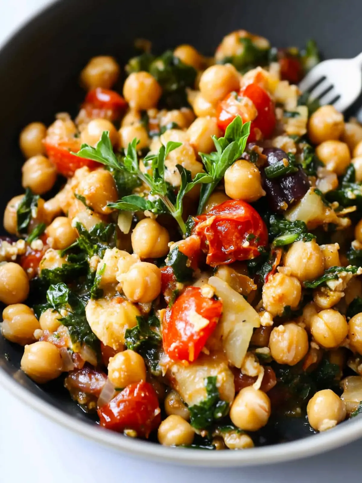 One-Pan Mediterranean Chickpea Dinner in 15 Minutes 5 One-Pan Mediterranean Chickpea Dinner