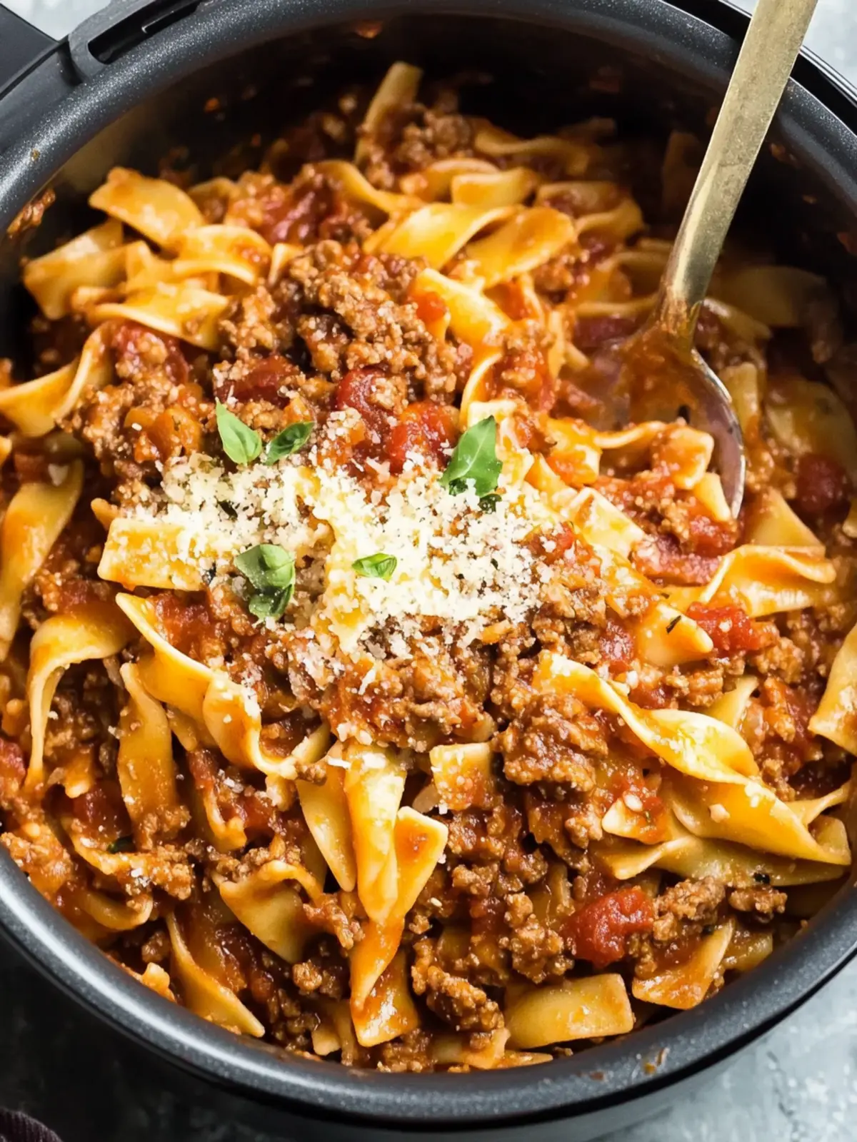 Instant Pot Pasta with Meat Sauce Ready in Just 20 Minutes 4 Instant Pot Pasta with Meat Sauce