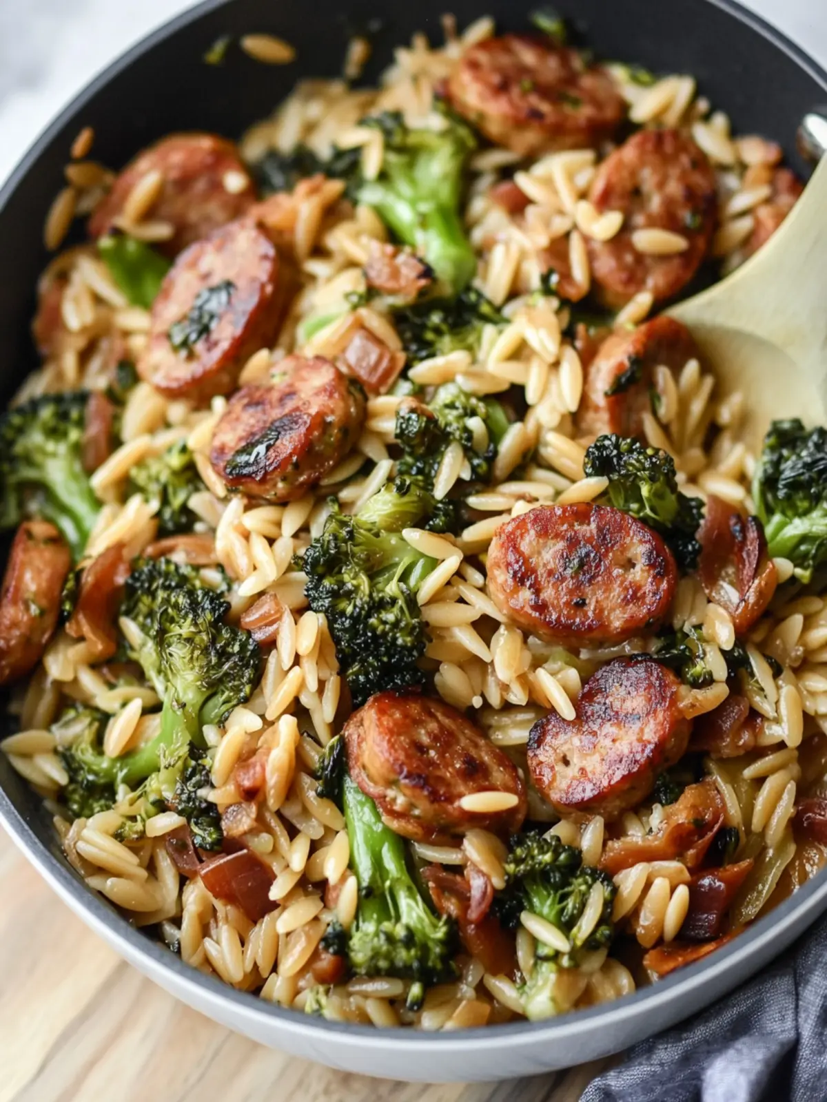 Savory Chicken Sausage, Broccoli, and Orzo Skillet in 30 Minutes 3 Chicken Sausage, Broccoli, and Orzo Skillet